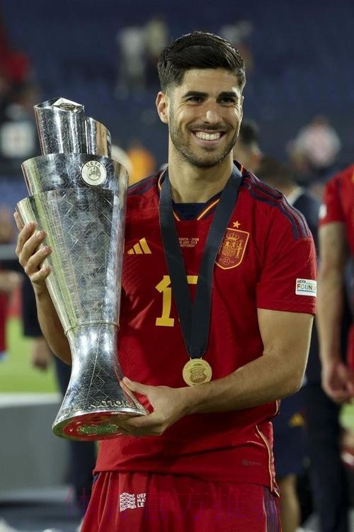 皇马在等阿森西奥做决定 球员未告知他们自己想法